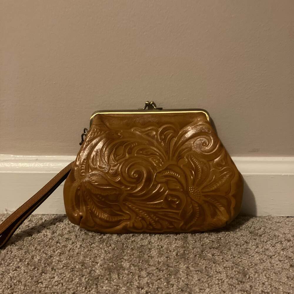 Patricia Nash Savena Tooled Leather Kiss-Lock Wristlet Clutch in Burnished Brown